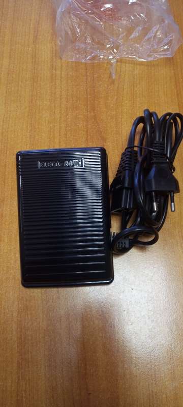 Empisal Over Locker model No. 760C/ 220 - 230V 50Hz/105W